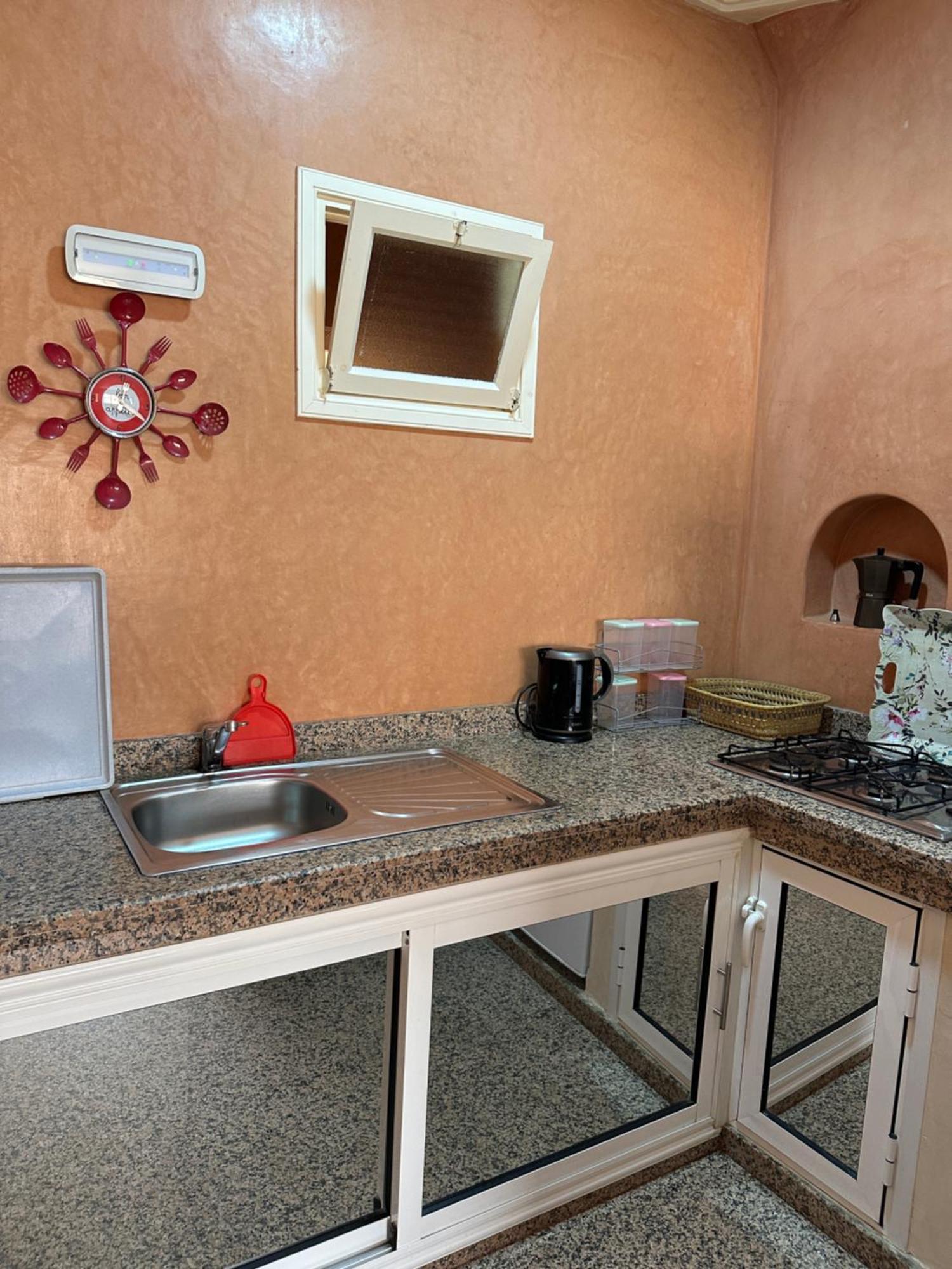 Europa Mirlef T Aventur Guest House Mirleft Dış mekan fotoğraf